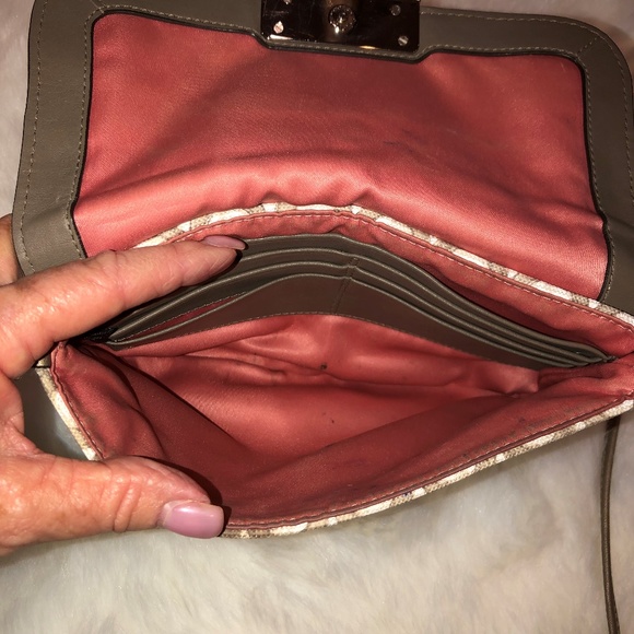 Coach Crossbody Purse, Cream & tan - Picture 7 of 8